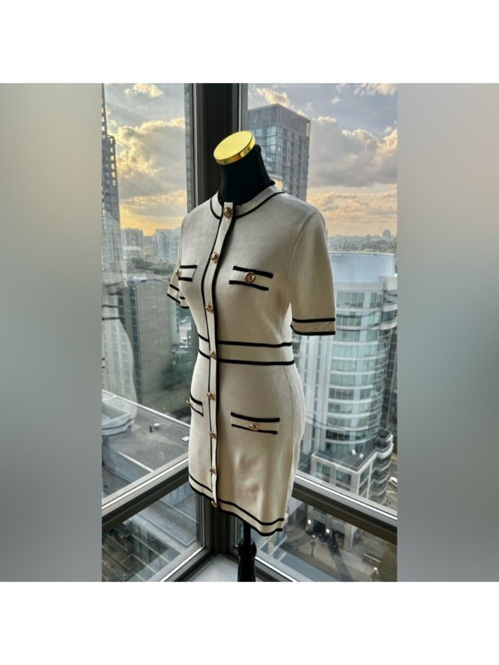 🆕 KARL LAGERFELD 🧿 NWT Classic Knit Dress with Embroidered Monogram, White, Sm - Picture 3 of 16